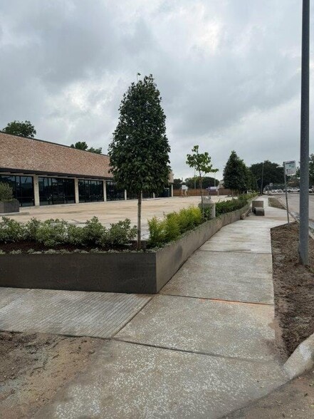 More Photos Of 9437 Hammerly Blvd, Houston Storefront For Lease