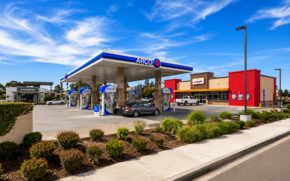 Primary Photo Of 359 Walnut Ave, Greenfield Convenience Store For Sale
