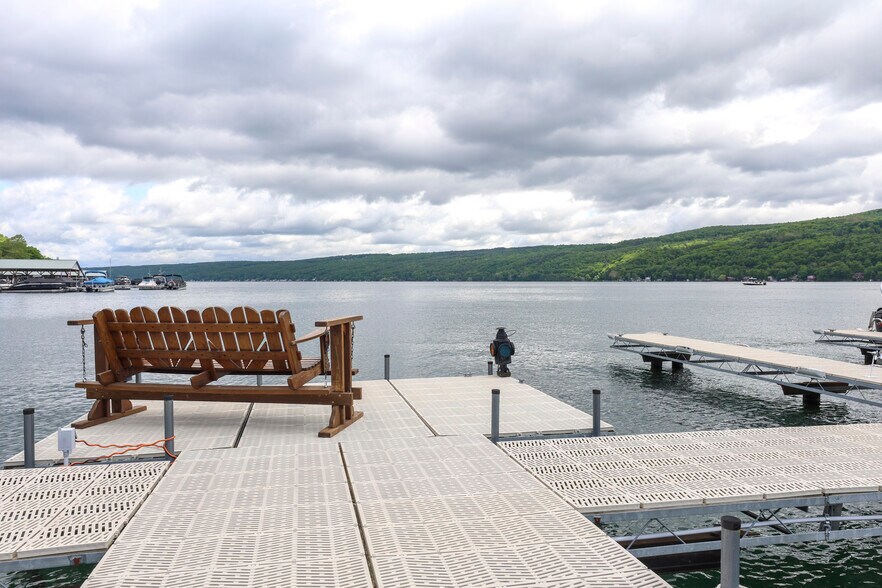 More Photos Of 24 Water St, Hammondsport Hotel For Sale