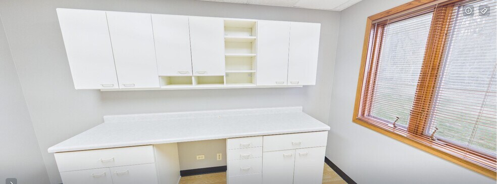 More Photos Of 2210 Dean St, Saint Charles Office For Sale