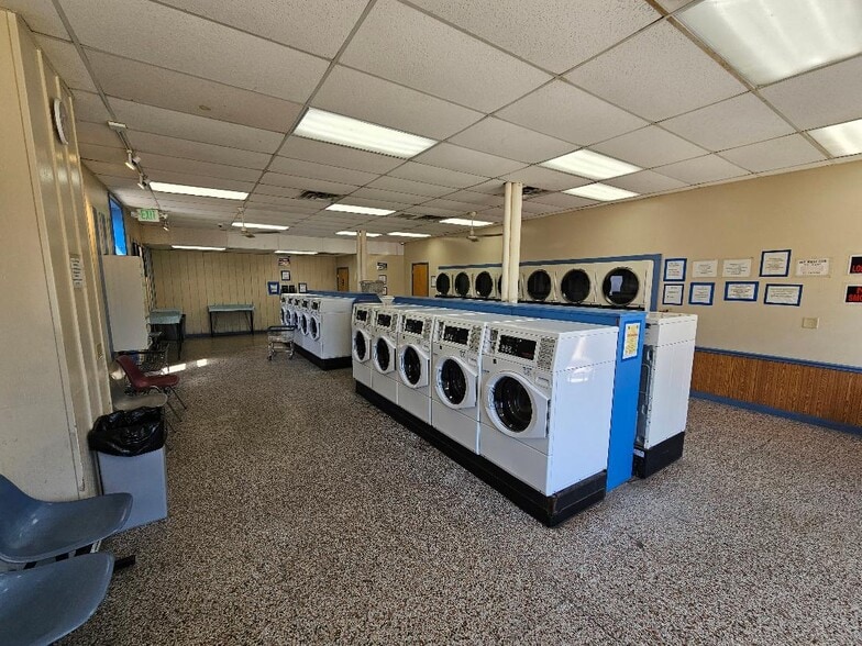 More Photos Of 632 High St, Racine Storefront Retail Residential For Sale