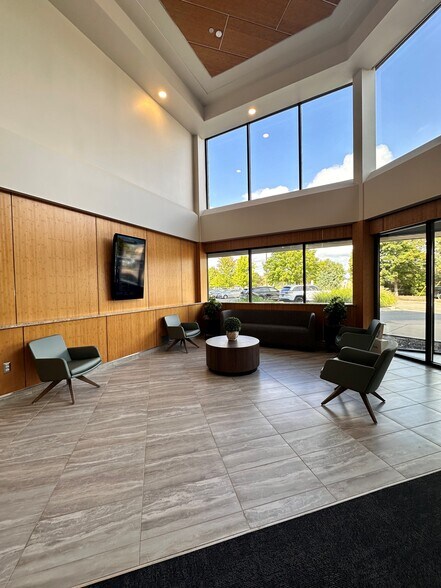 More Photos Of 24725 W 12 Mile Rd, Southfield Office For Lease