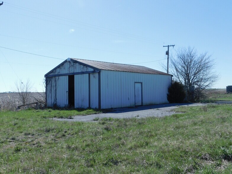 More Photos Of 203 S 7th St, Kentland Land For Sale