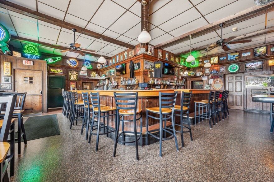 More Photos Of 615 Ligonier St, Latrobe Restaurant For Sale