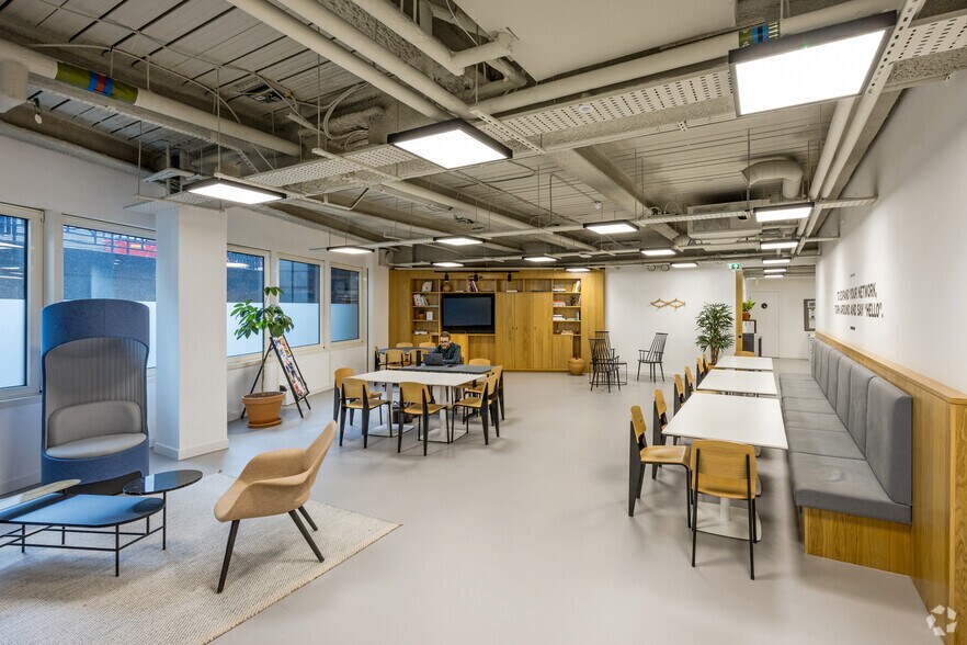 More Photos Of 35 New Broad St, London Coworking Space