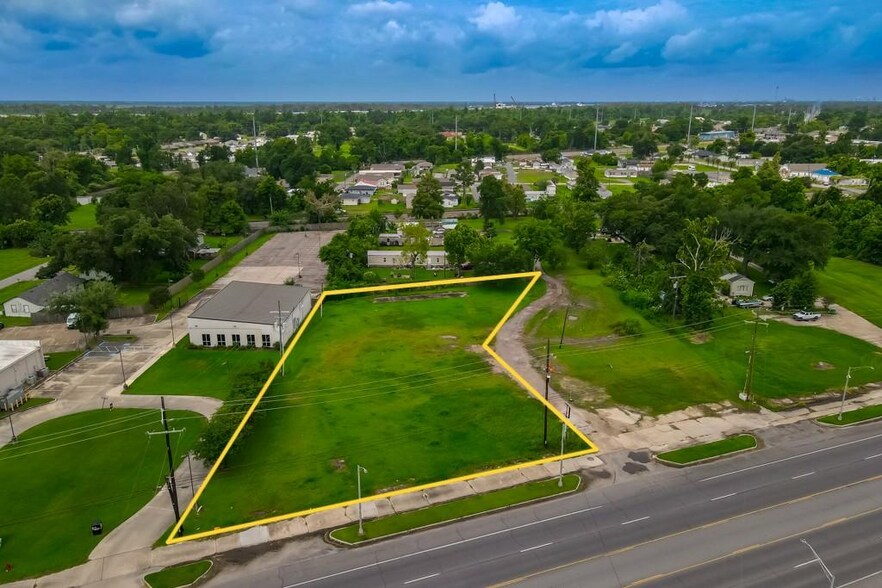 More Photos Of 805 Robin St/ 406 Airline Hwy, La Place Office For Sale