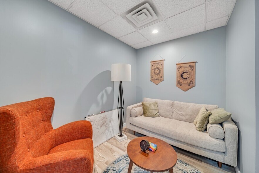 More Photos Of 622-624 Valley Rd, Montclair Storefront Retail Office For Lease