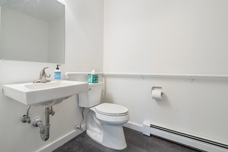 More Photos Of 1228 Roanoke Ave, Riverhead Medical For Sale