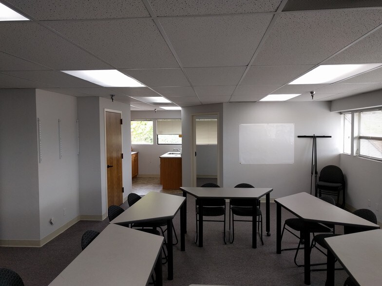 More Photos Of 1975 Soquel Dr, Santa Cruz Office For Lease