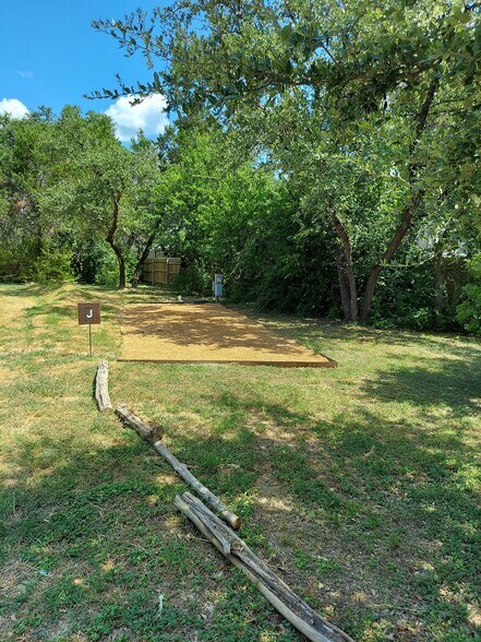 More Photos Of 14711A Quail Ct, Leander Trailer Camper Park For Sale