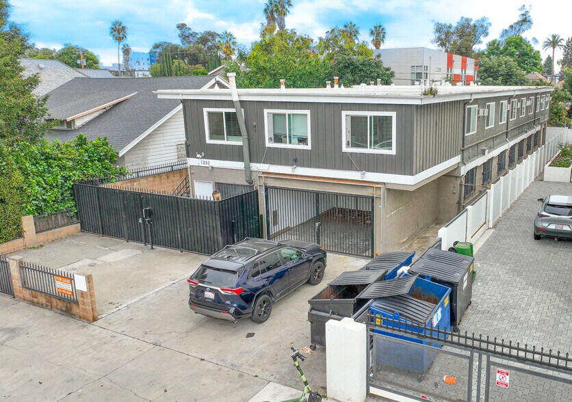 More Photos Of 1250 W 37th St, Los Angeles Apartments For Sale