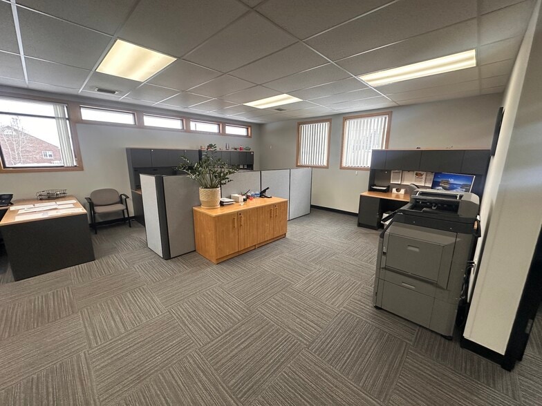 More Photos Of 5171 Plainfield Ave NE, Grand Rapids Medical For Lease