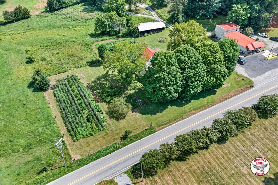 More Photos Of 2969 Moodyville Rd, Byrdstown General Retail For Sale