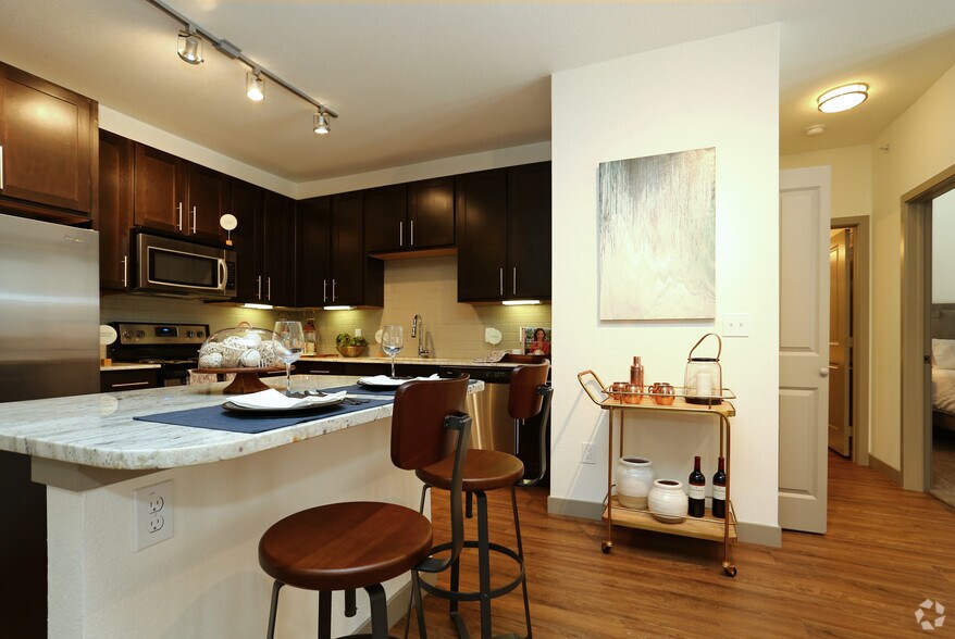 More Photos Of 403 E Koenig Ln, Austin Apartments For Lease