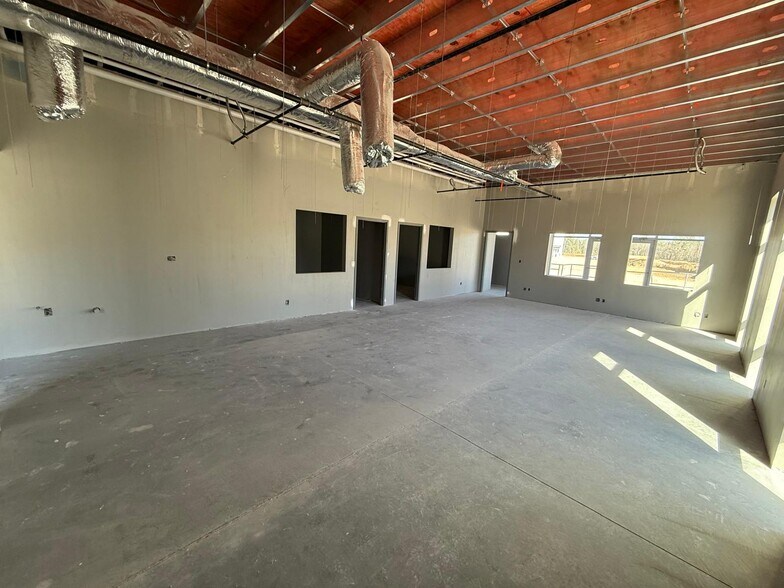 More Photos Of 115 Parkway Dr, Rincon Unknown For Lease