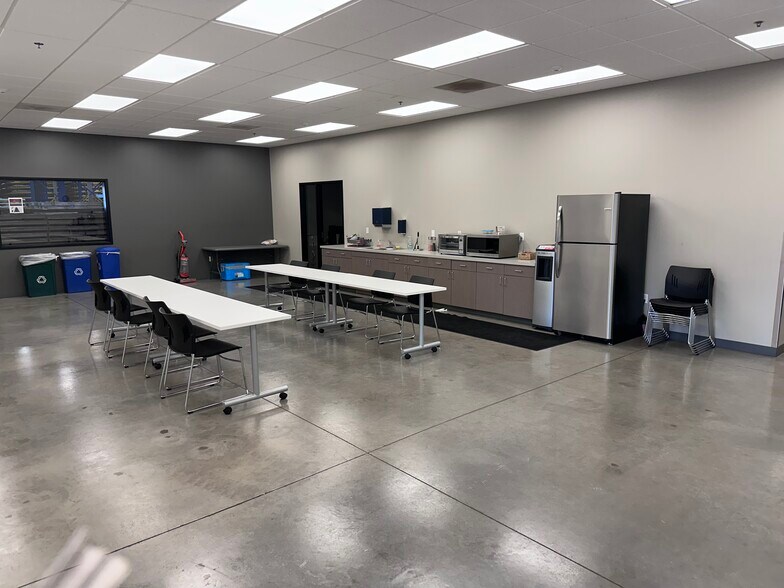 More Photos Of 223rd Ave & SE Stark St, Gresham Warehouse For Lease