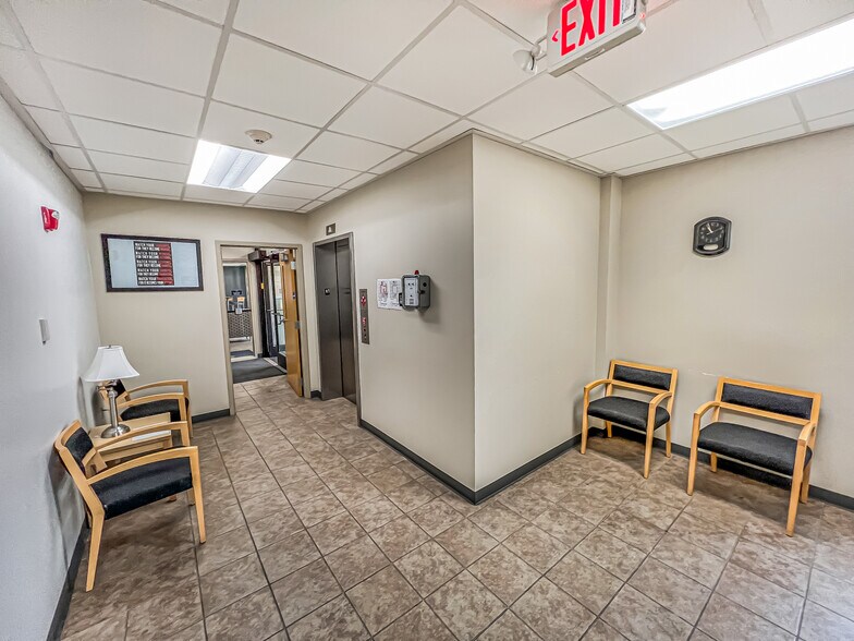 More Photos Of 4411 Woodson Rd, Saint Louis Office For Lease