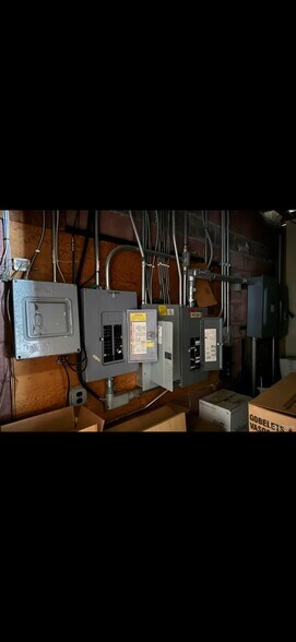 More Photos Of 403 N Third St, Ishpeming Service Station For Sale