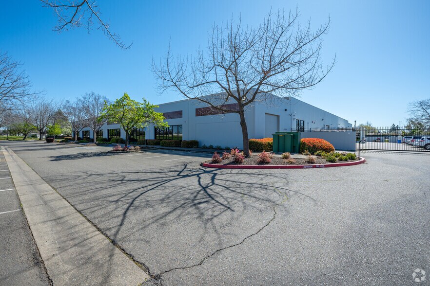 More Photos Of 3077 Fite Cir, Sacramento Industrial For Sale