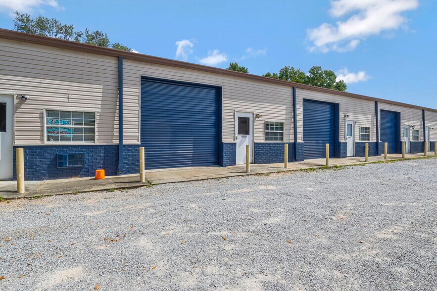 Primary Photo Of 6317-6327 Dogwood Dr, Milton Service For Lease