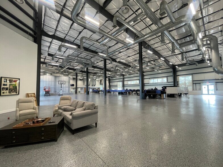 More Photos Of 195 Triple Diamond Blvd, North Venice Research And Development For Lease
