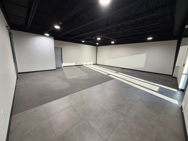 More Photos Of 3819 S 148th St, Omaha Service For Lease