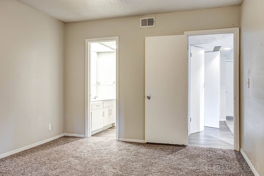 More Photos Of 3218 S 93rd East Ave, Tulsa Apartments For Sale