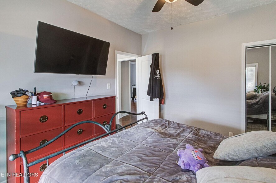 More Photos Of 2502 Harvey St, Knoxville Multifamily For Sale