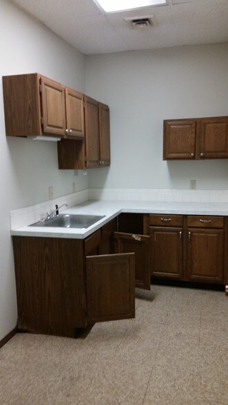 More Photos Of 3601 W Harry St, Wichita Flex For Sale