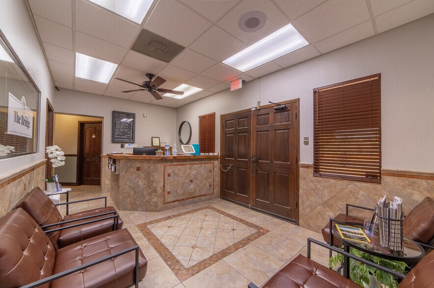 More Photos Of 4625 S Lakeshore Dr, Tempe Office For Lease
