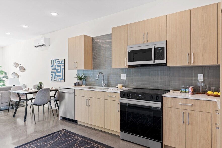 More Photos Of 1602 N Central St, Knoxville Apartments For Sale