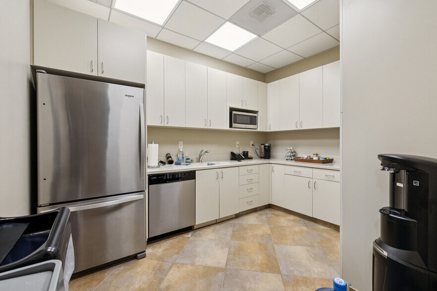 More Photos Of 550 Price Ave, Redwood City Office For Sale