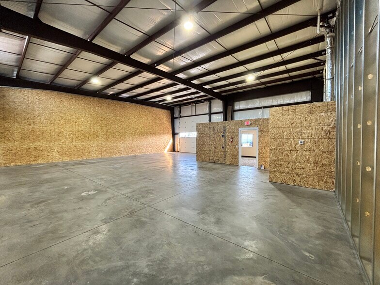 More Photos Of 1937 Pacific Ct SE, Stayton Industrial For Lease