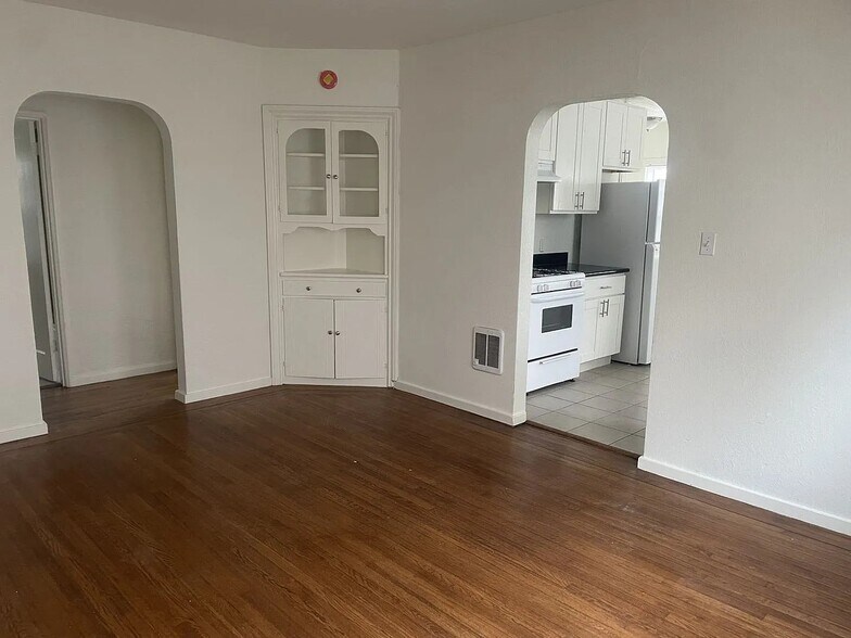 More Photos Of 241 Kentucky St, Vallejo Apartments For Sale