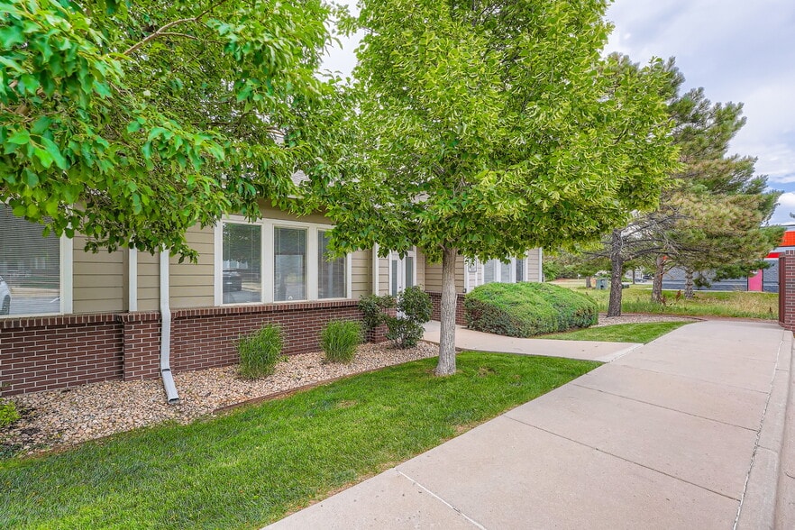 More Photos Of 2220 S Fraser St, Aurora Office For Sale