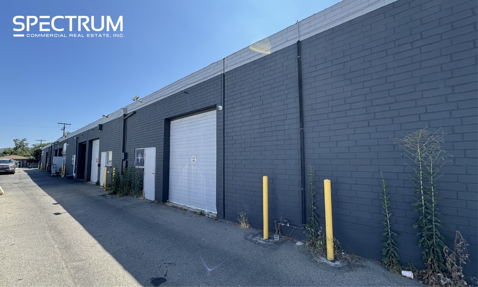 More Photos Of 15115 Califa St, Van Nuys Warehouse For Lease