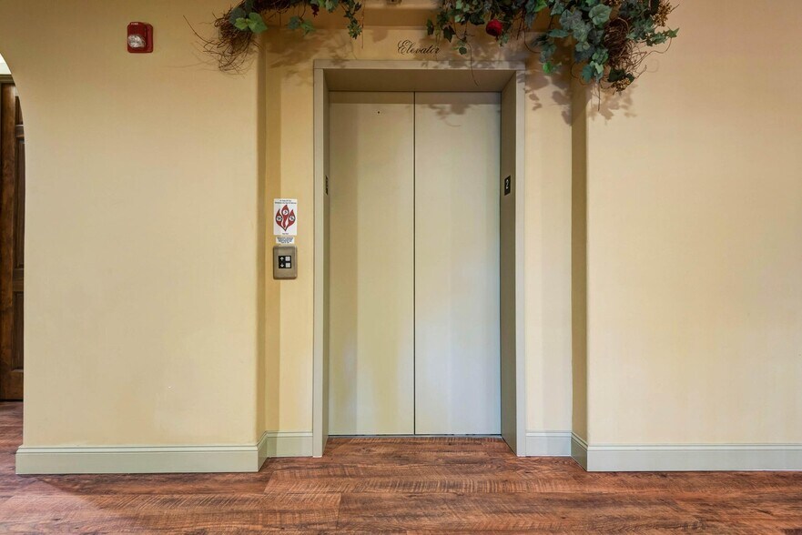 More Photos Of 1531 E Bradford Pky, Springfield Medical For Lease