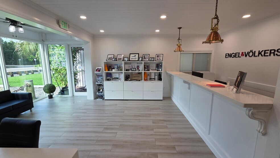 More Photos Of 85998 Overseas Hwy, Islamorada Office Residential For Lease