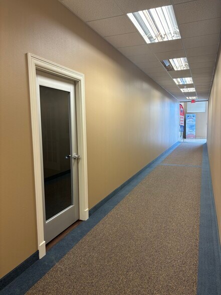 More Photos Of 2343 N Main St, Pearland Storefront Retail Office For Lease