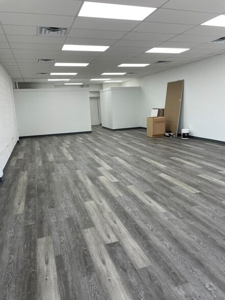 More Photos Of 406 Palo Pinto St, Weatherford Flex For Lease