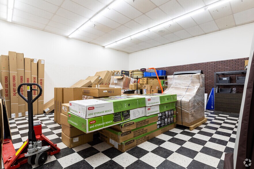 More Photos Of 3225 Washington Blvd, Ogden Storefront For Sale