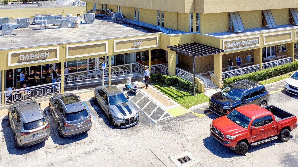 More Photos Of 3359-3399 Sheridan St, Hollywood Storefront For Lease