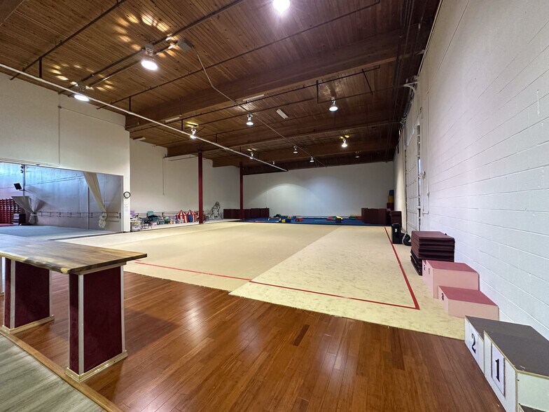 More Photos Of 11251 120th Ave NE, Kirkland Industrial For Sale