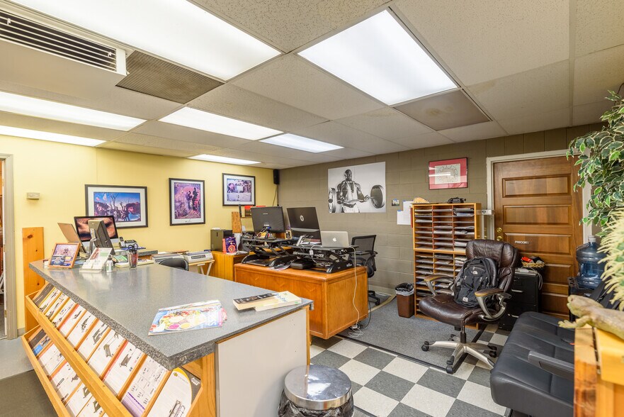 More Photos Of 1227 NW Galveston Ave, Bend Storefront Retail Office For Sale