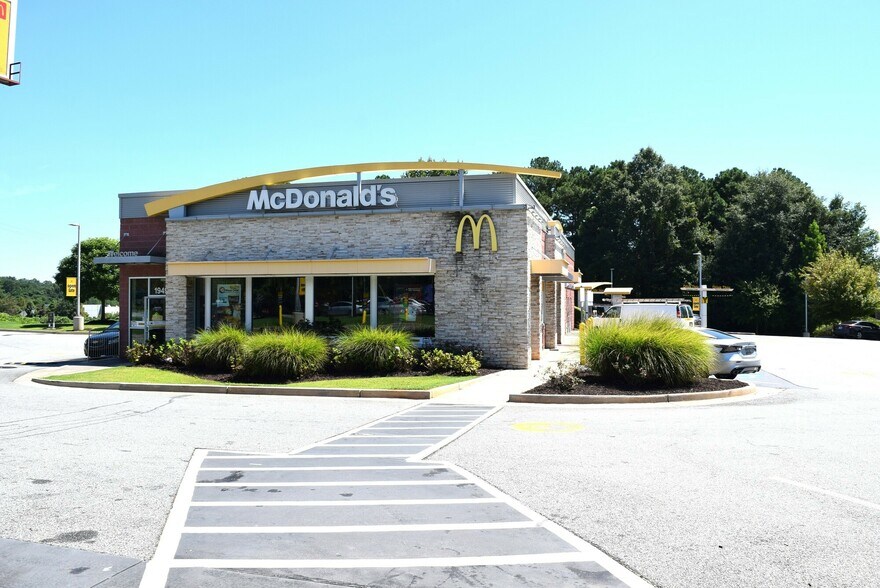More Photos Of 1949 Mountain Industrial Blvd, Tucker Restaurant For Sale