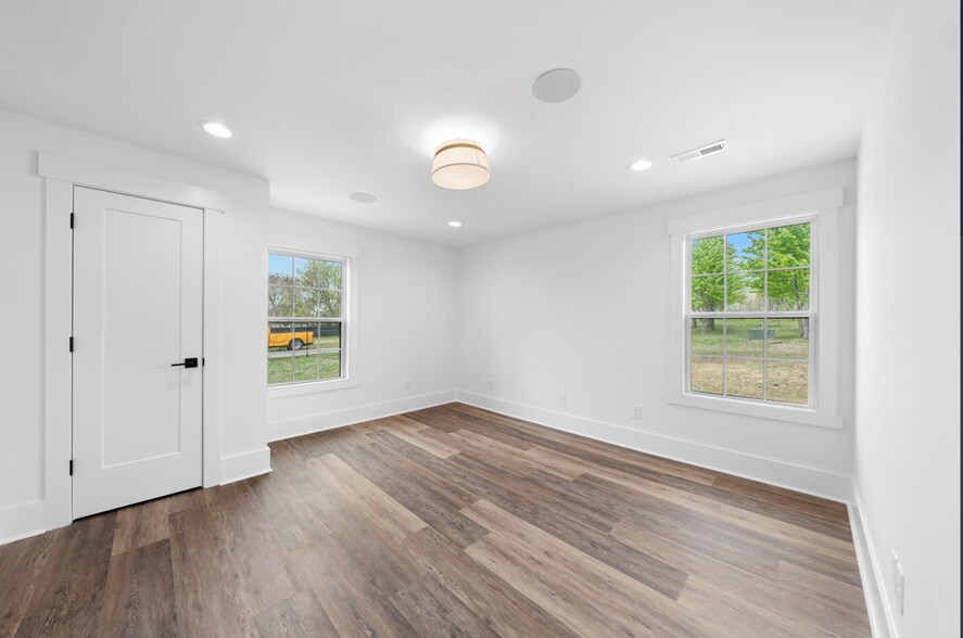 More Photos Of 1105 Gillette Ave, Durham Storefront Retail Office For Lease