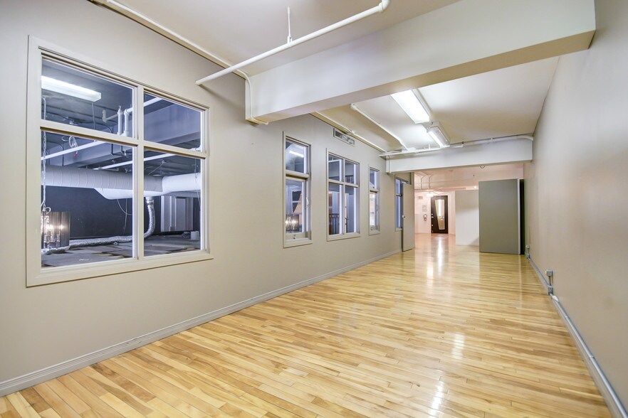More Photos Of 75 Prom Du Portage, Gatineau Storefront Retail Office For Sale