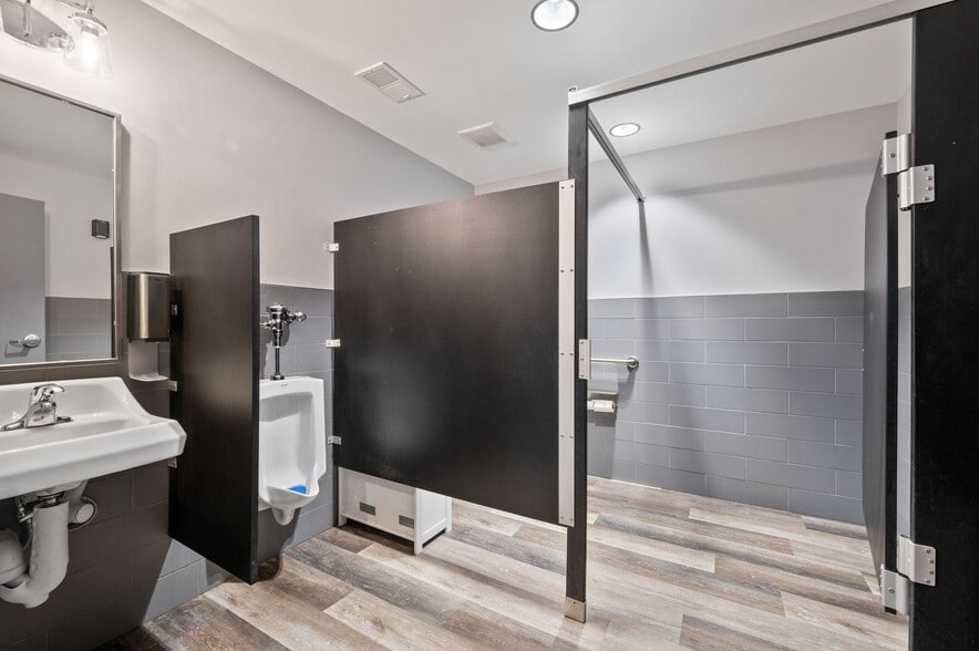 More Photos Of 9043 Marshall Rd, Cranberry Township Manufacturing For Sale