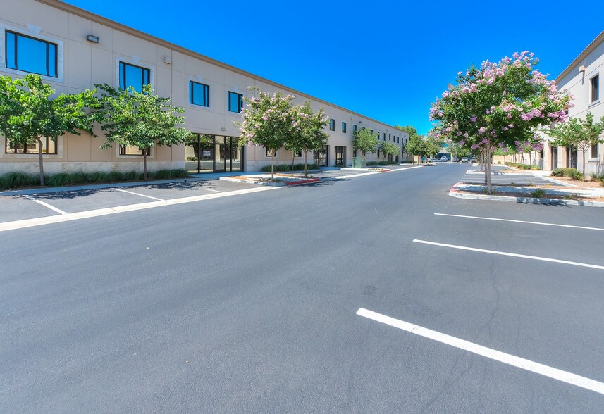 More Photos Of 1795 E Holt Blvd, Ontario Showroom For Sale