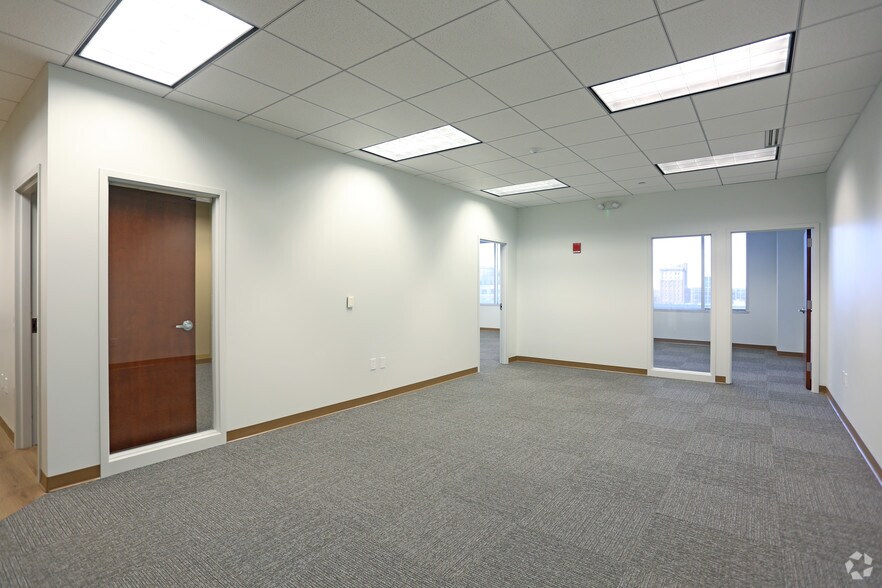 More Photos Of 1 W Fourth St, Winston-Salem Office For Lease